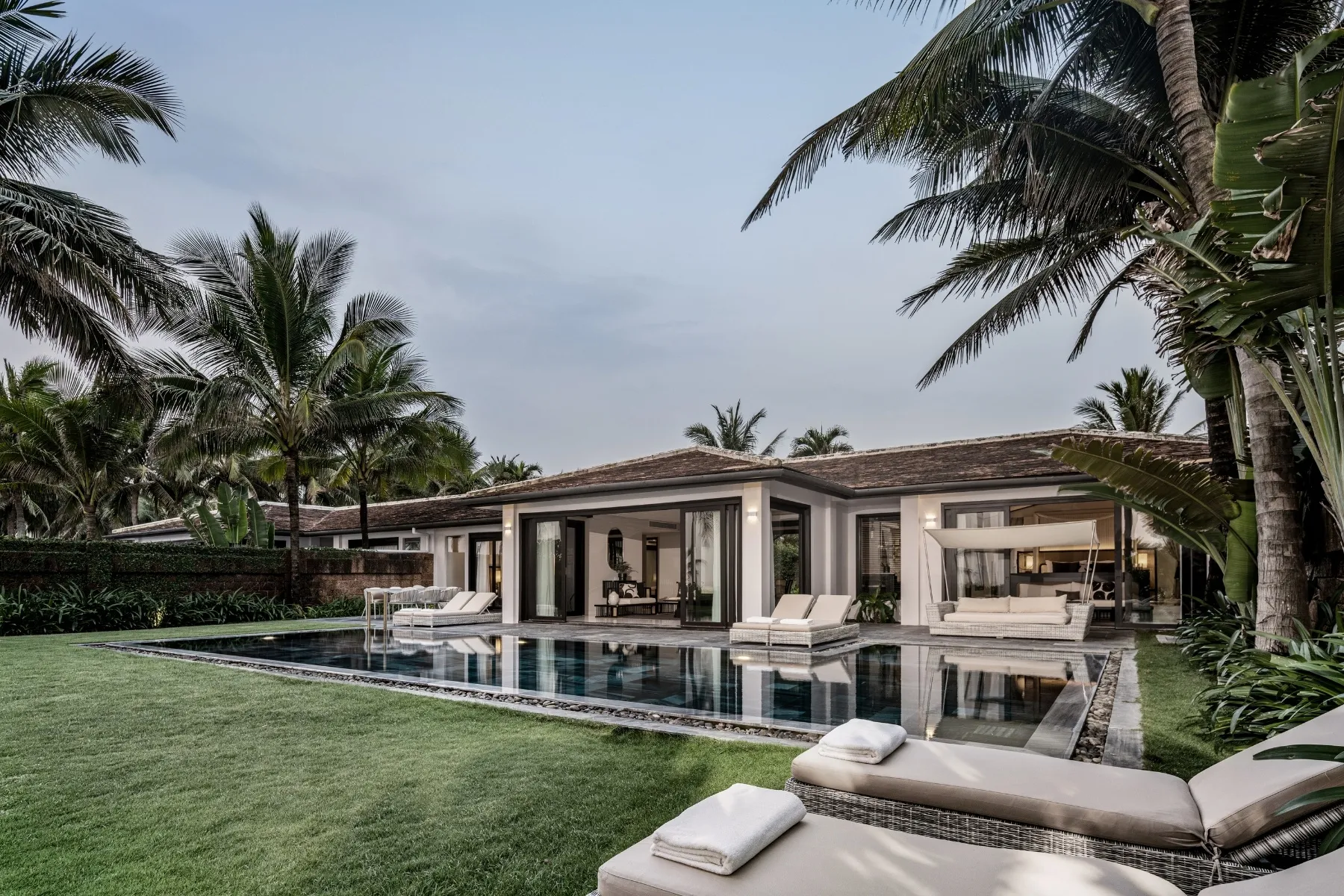 3 Bedrooms Pool Villa Ocean Front