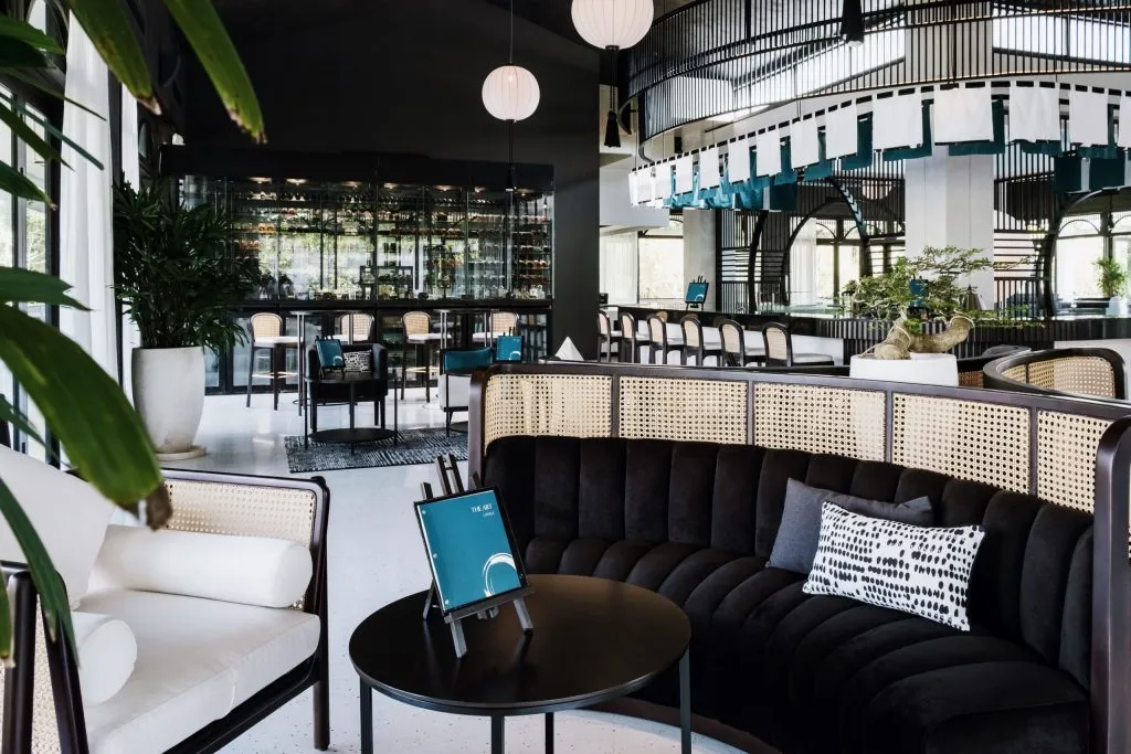 ザ・アートラウンジ