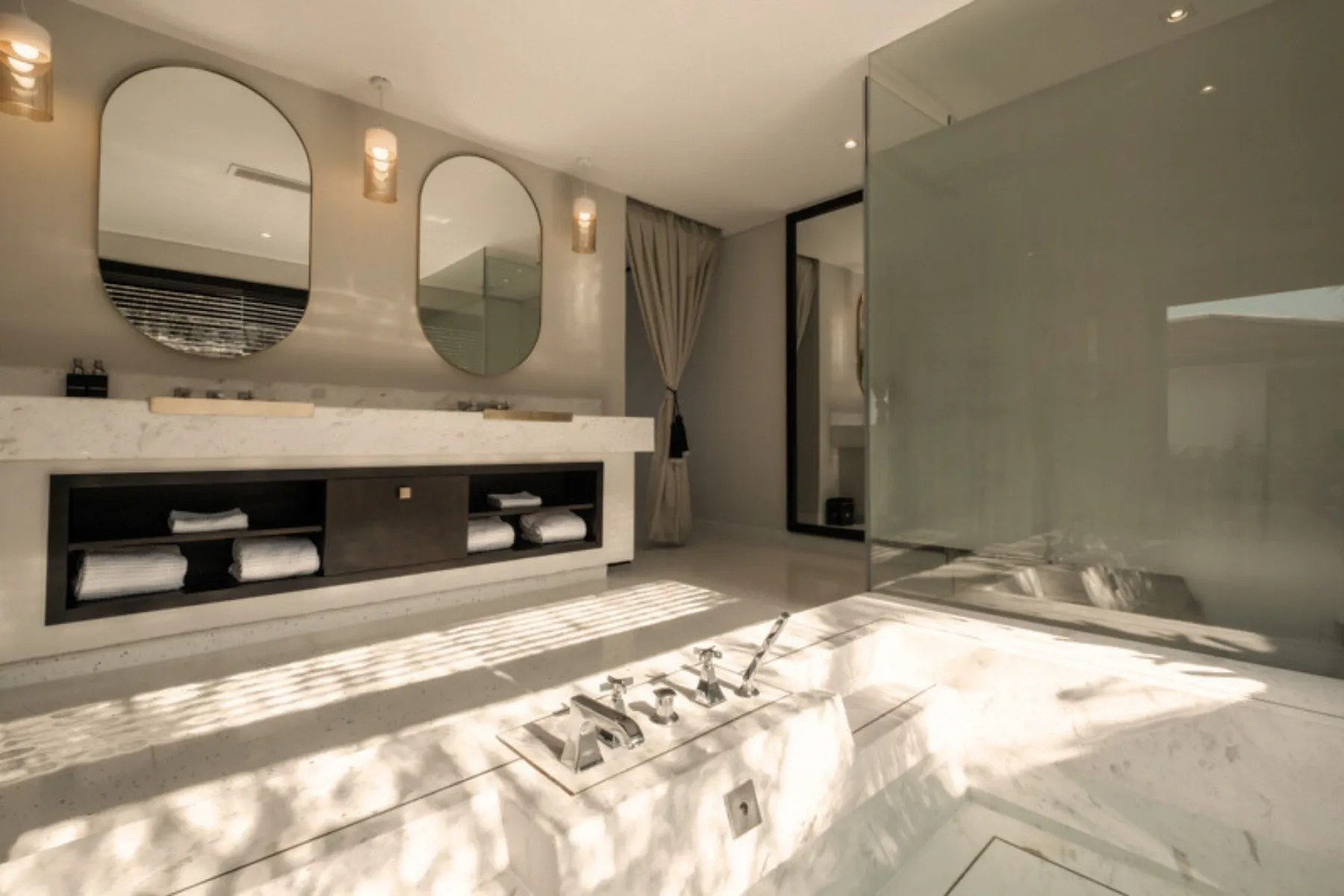 2 Bedrooms Pool Villa Ocean Front