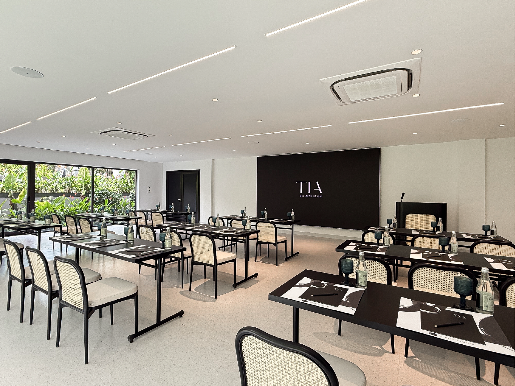 TIA - MEETING ROOM (8)