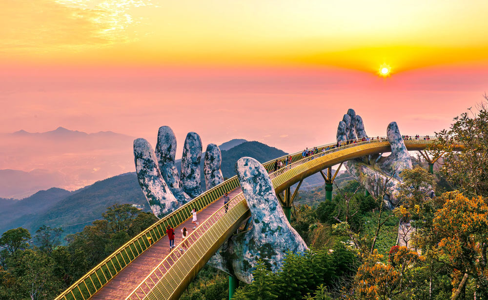 The ideal time to visit the Golden Bridge is during the dry season