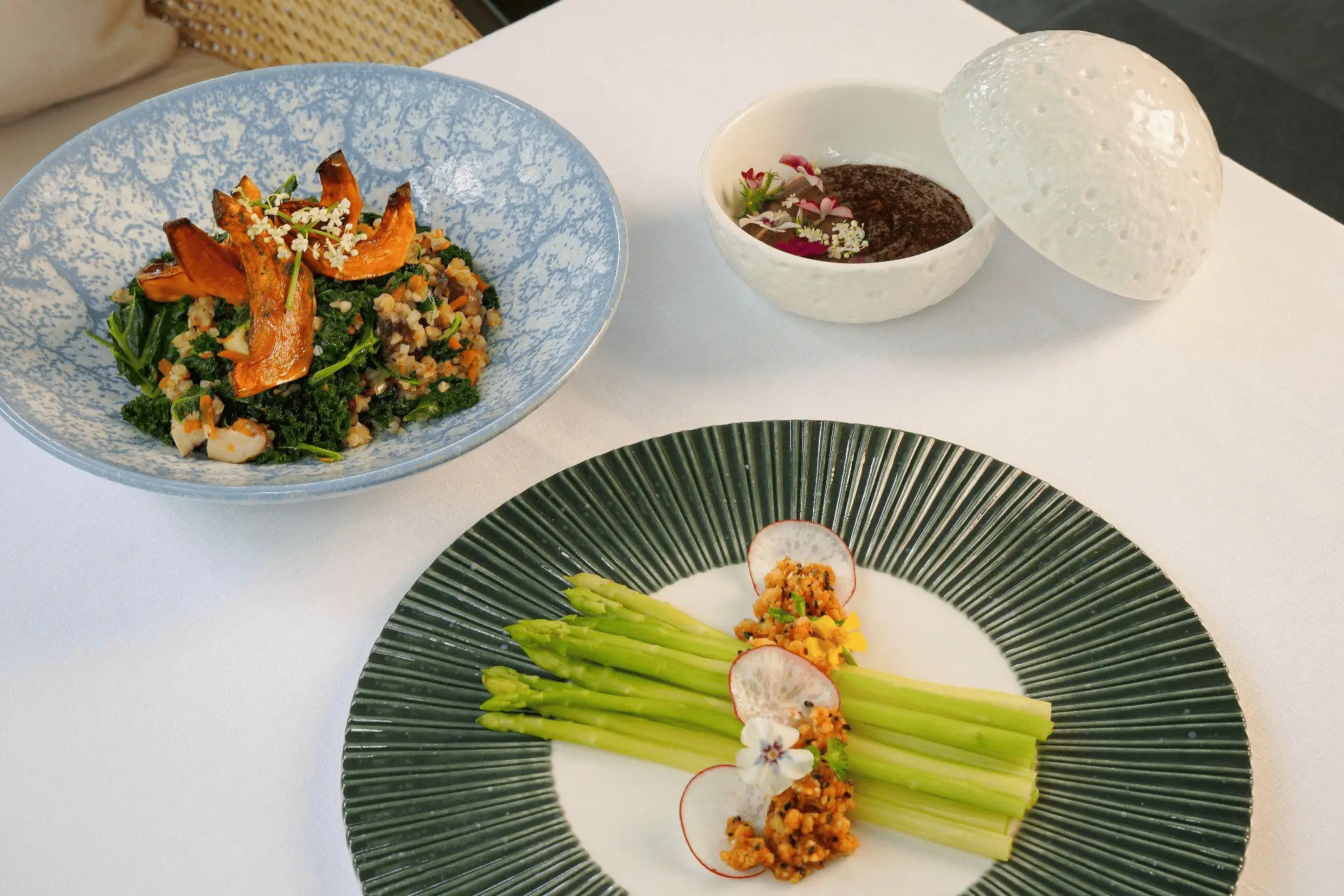 The "Eat Light, Feel Bright" philosophy is clearly demonstrated through plant-based meal plans