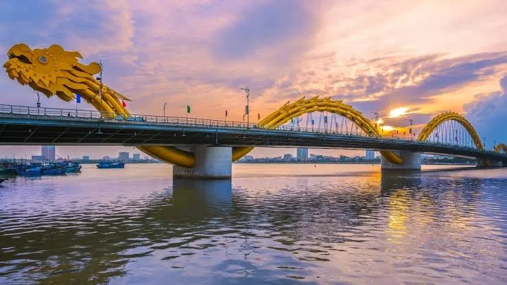 Dragon Bridge Da Nang: Best Time to Visit, Fire Show Schedule