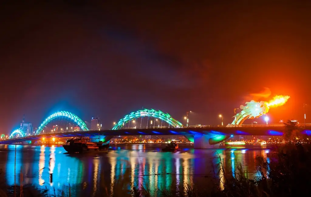 Lịch phun lửa, phun nước cầu Rồng Đà Nẵng