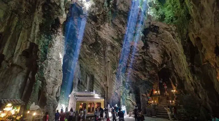 Động Âm Phủ núi Ngũ Hành Sơn