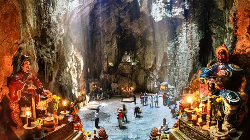Động Tàng Chơn Ngũ Hành Sơn