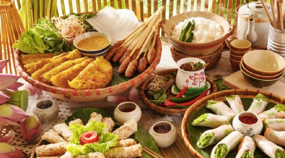 Đặc sản Đà Nẵng: 10 Món ăn nhất định phải thử